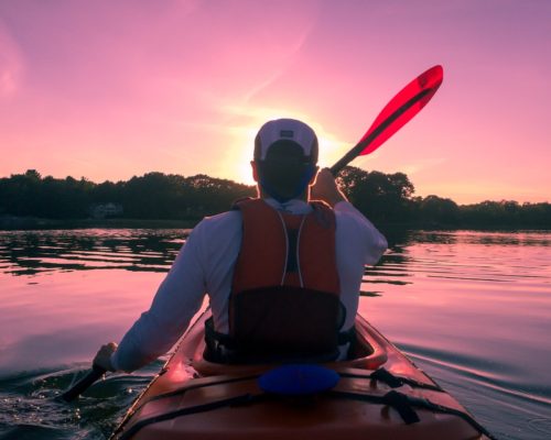 Men kayaking - YOUTOHEALTHY
